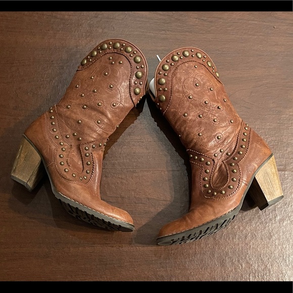 Stuart Weitzman Shoes - 🎉 HP 🎉Stuart Weitzman Leather Cowboy Boots 🔥